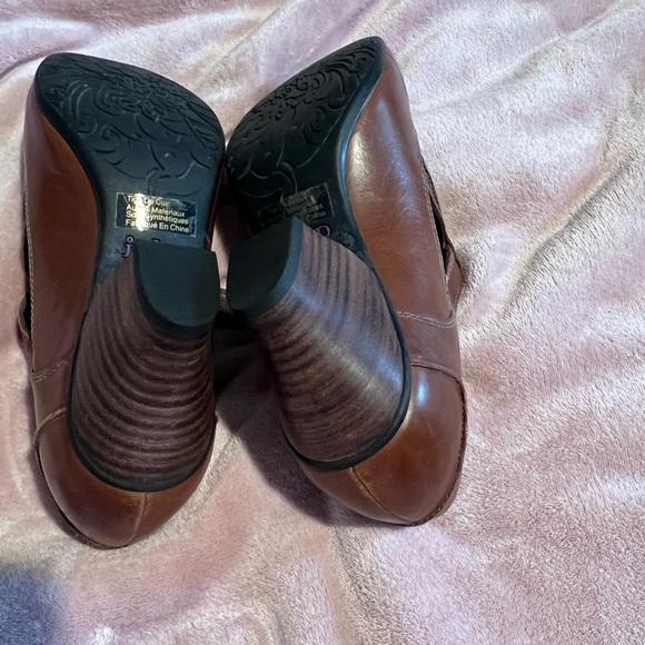 Brown leather heels - Picture 5 of 6